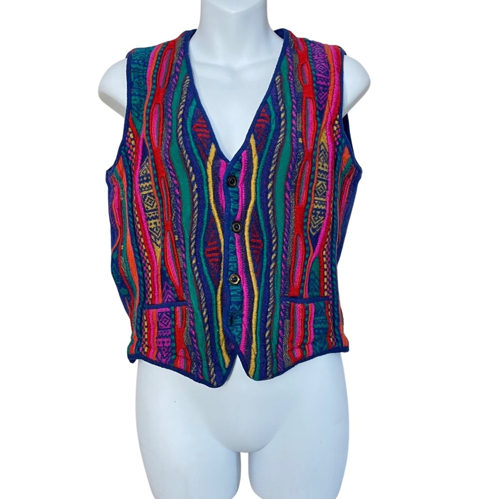 Vintage AKLANDA Pure New Wool Multicolor 3D Size roughly Medium